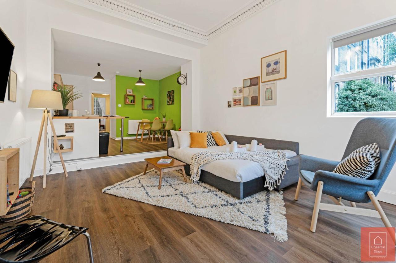 Cheerful Stays: Spacious Flat In Vibrant Leith เอดินบะระ ภายนอก รูปภาพ