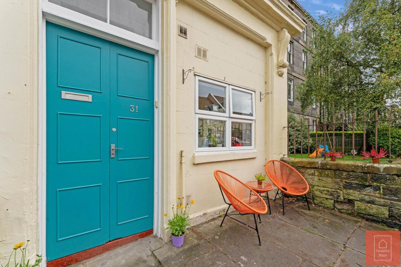 Cheerful Stays: Spacious Flat In Vibrant Leith เอดินบะระ ภายนอก รูปภาพ